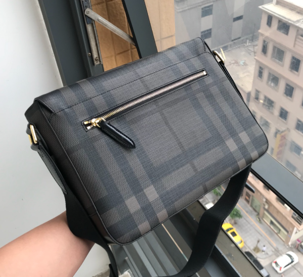 Burberry Check Pattern Large Messenger Bag - Black - Image 5