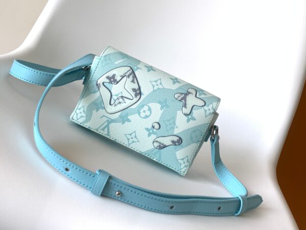 Louis Vuitton Steamer Wearable Wallet Handbag - Blue - Image 4