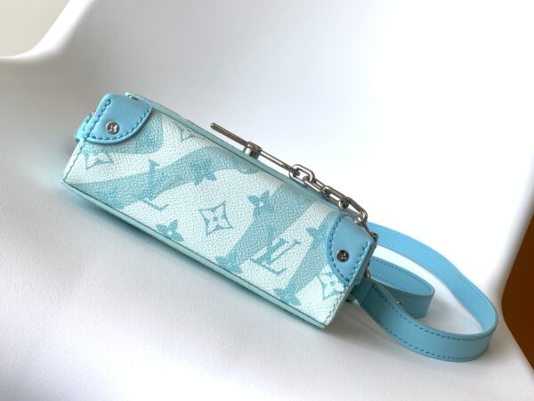 Louis Vuitton Steamer Wearable Wallet Handbag - Blue - Image 3