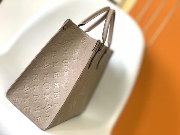 Louis Vuitton OnTheGo Medium Tote bag - Gray - Image 5