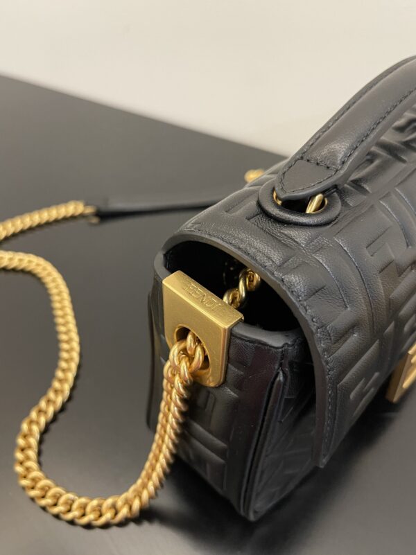 Fendi Baguette Chain Handbag - Black - Image 4