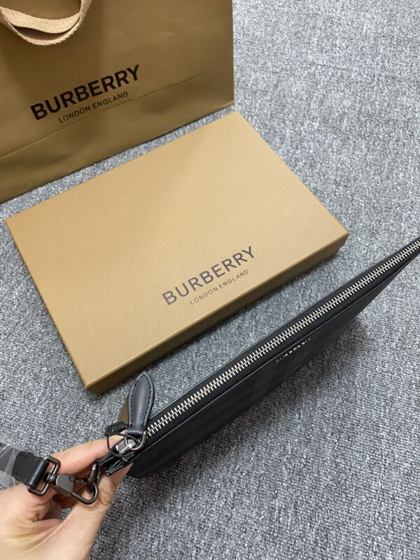 Burberry Charcoal Check Large Zip Pouch - Black - Image 4