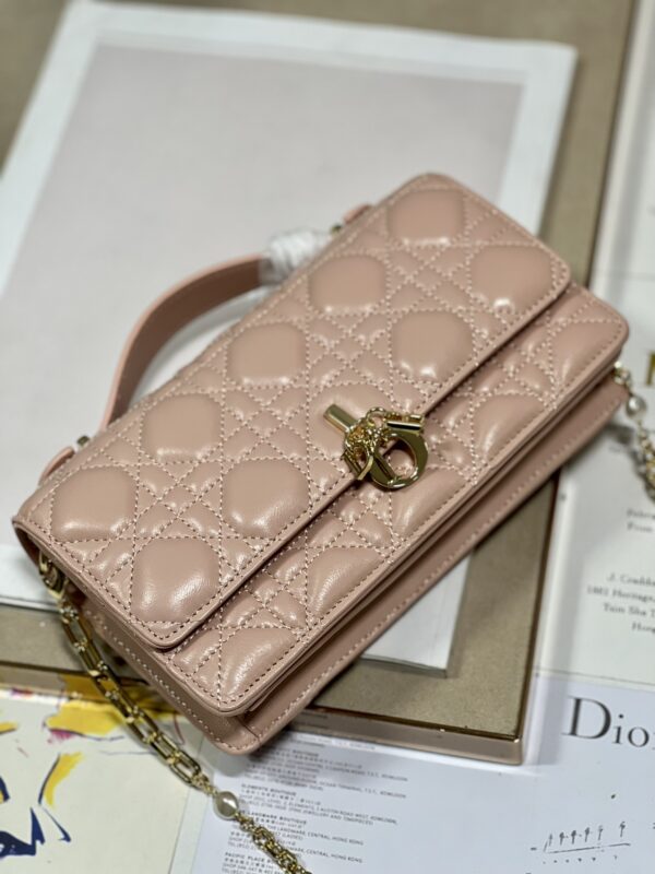 Dior Pearl Clutch - Patent Leather Pink - Image 5