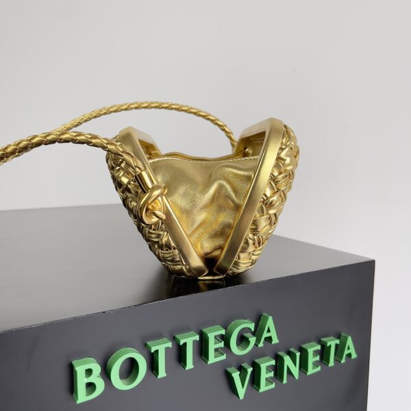 Bottega Veneta Knot Clutch Bag - Golden - Image 3