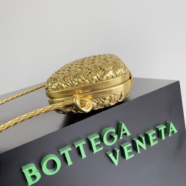 Bottega Veneta Knot Clutch Bag - Golden - Image 4