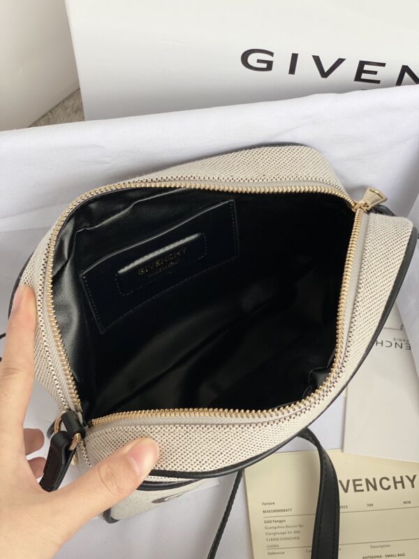 Givenchy BONDD Camera Bag - Black - Image 2