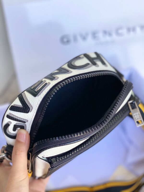 Givenchy Inverted Letter Crossbody/shoulder Bag - Blue - Image 2